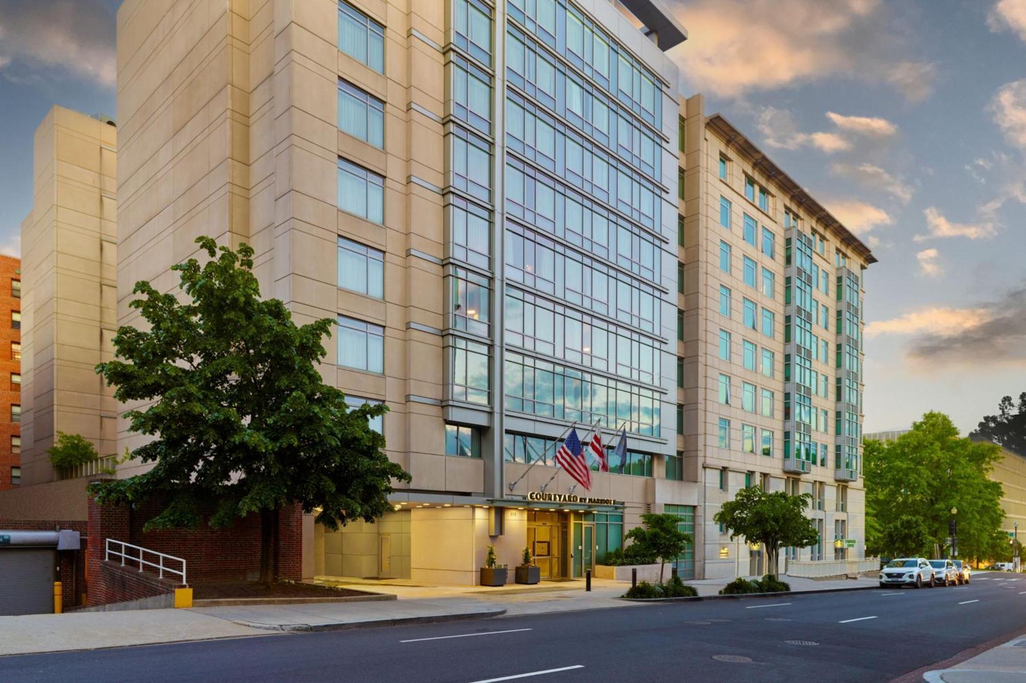 Courtyard By Marriott Washington, D.C./Foggy Bottom Hotel Eksteriør billede